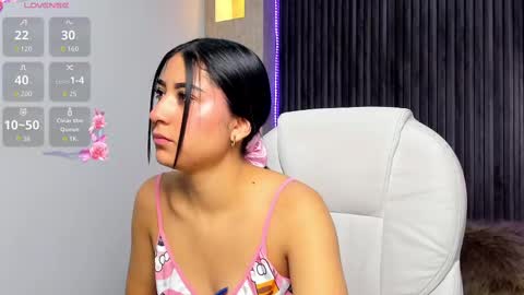 Snapshot of victoria_carper chatting on September 26, 2:21 pm victoria_carper online show from September 26, 2:21 pm