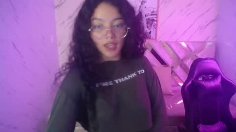 victoria_castillo_b online show from March 11, 6:21 am