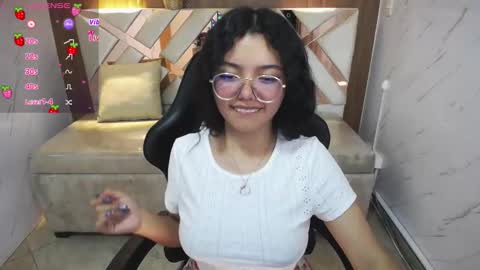 victoria_castillo_b online show from November 8, 8:36 am