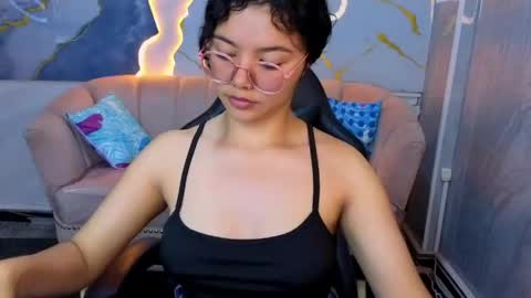 victoria_castillo_b online show from April 16, 7:58 pm