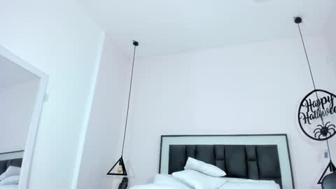 valentina online show from November 6, 11:44 am