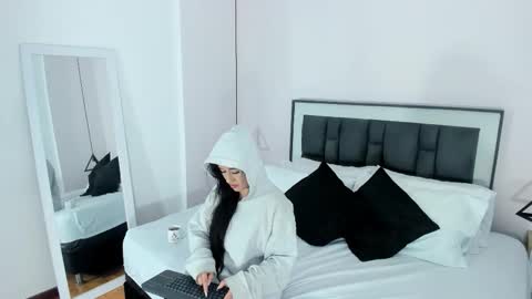 valentina online show from November 20, 9:42 am