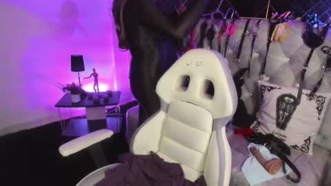 victoria_floyd1 online show from January 15, 8:12 pm