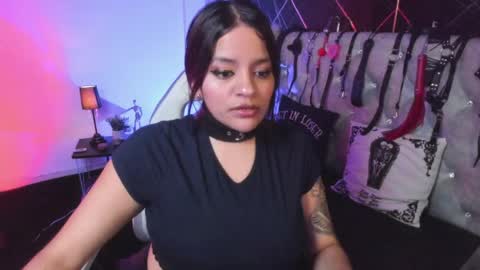 victoria_floyd1 online show from March 31, 12:12 am