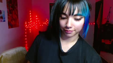 Snapshot of victoria_goddes chatting on April 8, 4:12 am victoria online show from April 8, 4:12 am