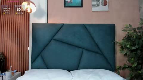 Snapshot of victoria_harriss chatting on November 3, 12:28 pm Victoria Harris online show from November 3, 12:28 pm