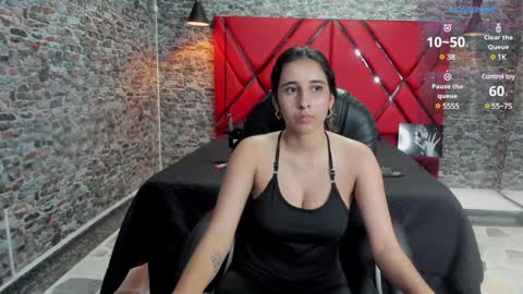 Snapshot of victoria_houston chatting on February 9, 2:38 am Victoria Houston online show from February 9, 2:38 am