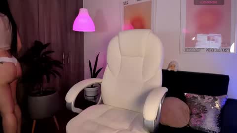 Snapshot of victoria_korss chatting on February 25, 11:22 pm Victoria  online show from February 25, 11:22 pm