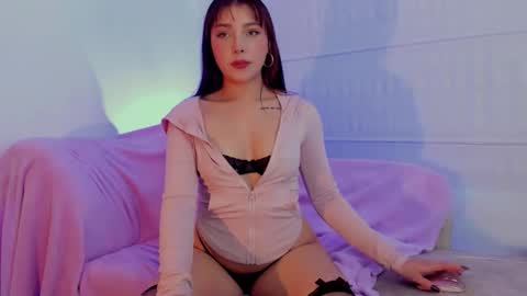 Victoria Laurent online show from December 15, 7:18 pm