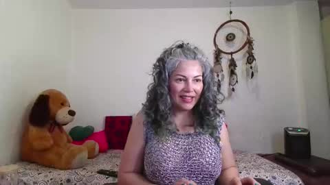 Victoria Lover online show from November 17, 3:45 am