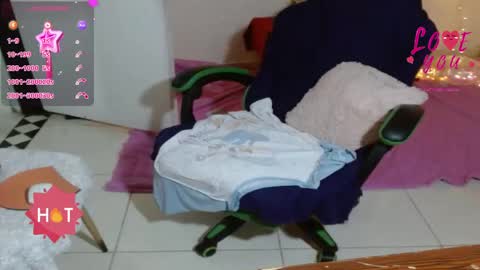 VICKY online show from March 29, 1:05 am