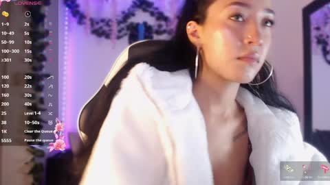 Snapshot of victoria_ricci_a chatting on June 3, 8:58 pm Victoria online show from June 3, 8:58 pm