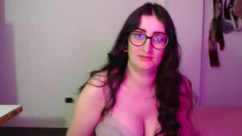 Victoria online show from April 14, 9:10 pm