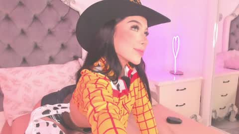 Snapshot of victoria_watsson chatting on February 8, 12:17 pm victoria_watsson online show from February 8, 12:17 pm