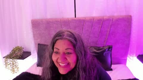 victoriaa_anderson_ online show from April 18, 4:55 pm