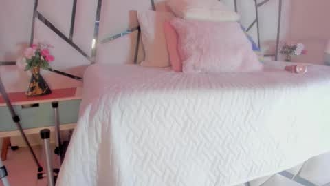 Victoria Sofia online show from November 13, 7:35 pm