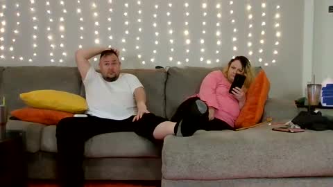 Victoria and Jesse online show from December 7, 3:14 am