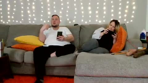 Victoria and Jesse online show from December 7, 11:12 pm
