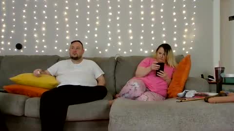 Victoria and Jesse online show from December 10, 12:16 pm