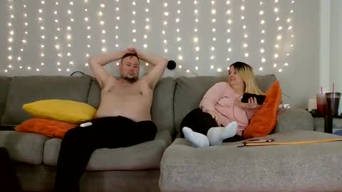 Victoria and Jesse online show from December 11, 12:34 pm