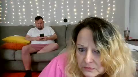 Victoria and Jesse online show from December 22, 7:11 am