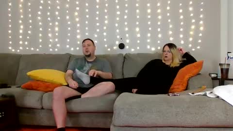 Victoria and Jesse online show from December 23, 2:56 am