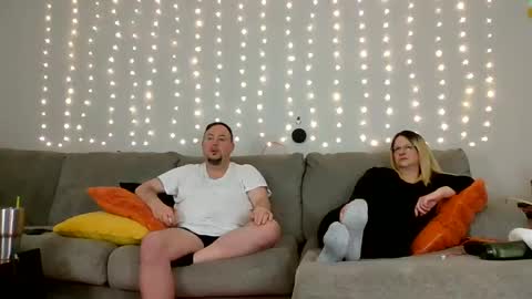 Victoria and Jesse online show from December 23, 9:16 am