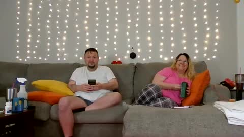 Victoria and Jesse online show from December 27, 6:35 am