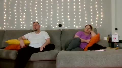 Victoria and Jesse online show from January 2, 9:54 am