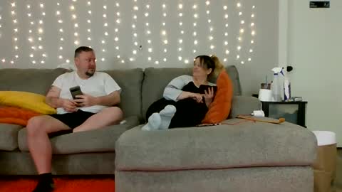 Victoria and Jesse online show from February 1, 6:43 am