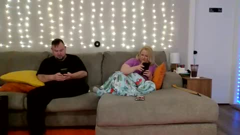 Victoria and Jesse online show from March 3, 4:25 am