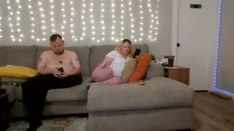 Victoria and Jesse online show from September 18, 1:18 am