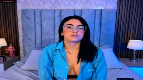 Victoria Andrade online show from May 25, 12:22 pm