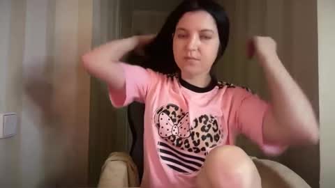 Snapshot of victoriadaily chatting on December 18, 10:05 pm victoriadaily online show from December 18, 10:05 pm