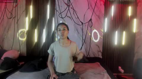 Victoria  online show from November 1, 8:11 pm