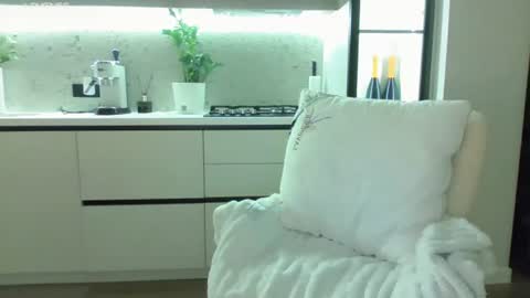Miss V online show from June 22, 11:46 pm