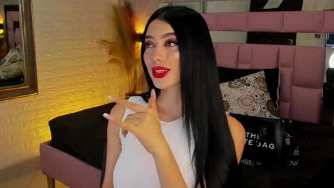 Snapshot of victoriagolden chatting on February 5, 2:29 am VICTORIA online show from February 5, 2:29 am