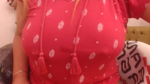 Snapshot of victoriagreyy chatting on February 3, 4:14 am victoriagreyy online show from February 3, 4:14 am