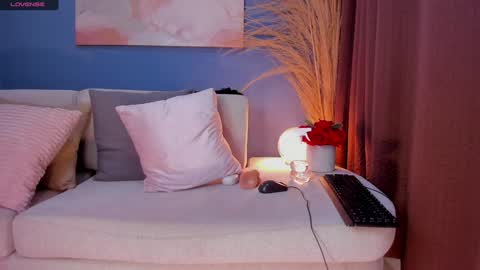 Victoria online show from December 3, 4:47 am