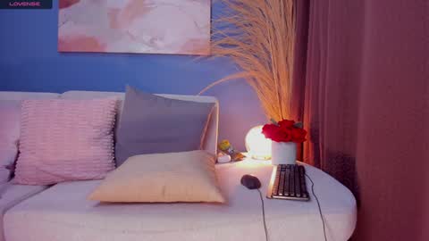 Victoria online show from December 4, 3:48 am