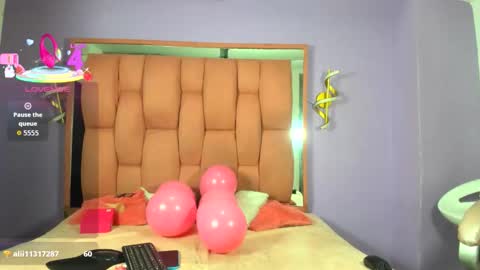 victoriaobey online show from October 21, 4:13 am