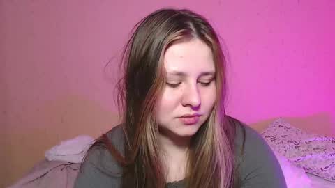 Snapshot of victoriassecrets_ chatting on February 15, 7:28 pm victoriassecrets_ online show from February 15, 7:28 pm