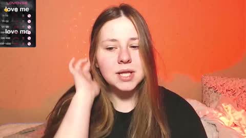 Snapshot of victoriassecrets_ chatting on February 17, 1:10 pm victoriassecrets_ online show from February 17, 1:10 pm