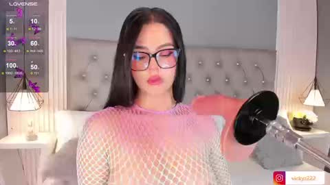 Snapshot of victoriaxx_ chatting on September 22, 11:29 pm hi Im daniela I will be online again in 15 hours after each transmission 3 online show from September 22, 11:29 pm