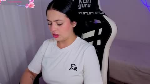 V  I C  T O R I A  online show from February 6, 10:13 pm