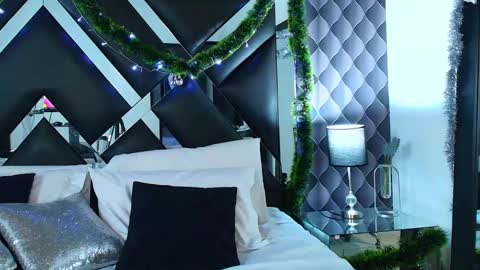 victtoria lee online show from December 5, 2:53 am