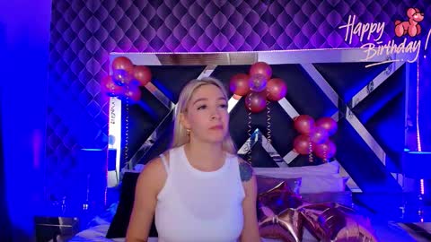 victtoria lee online show from October 7, 7:11 pm