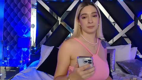 victtoria lee online show from May 16, 12:51 am