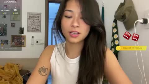 Snapshot of vietwhhore chatting on February 7, 4:06 am vietwhhore online show from February 7, 4:06 am