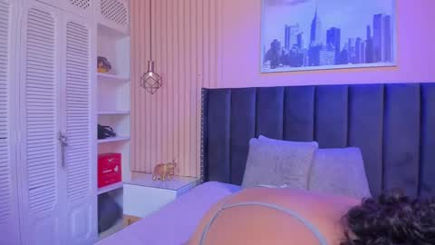 Viiolett online show from January 5, 8:31 pm